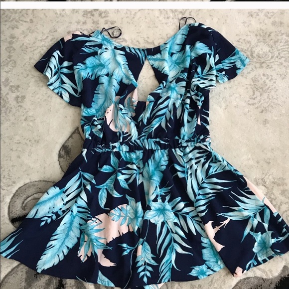 Fashion Nova tropical print romper - Picture 3 of 3